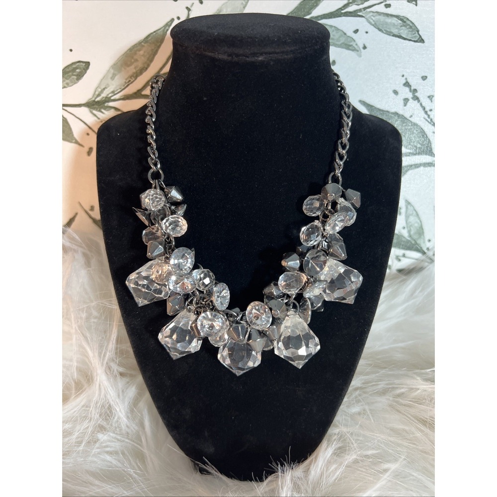 FAB CLEAR CRYSTAL DANGLE CLUSTER ON HEMATITE BOLD CHAIN NECKLACE